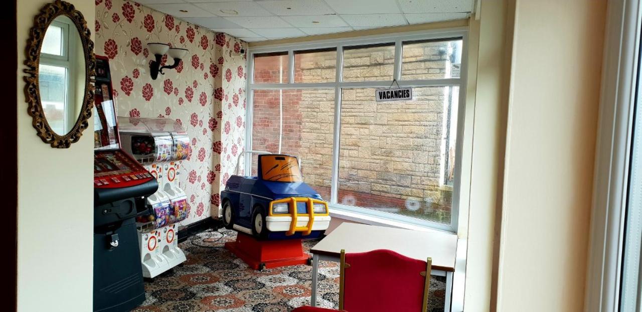 Hotel Avano - Pleasure Beach - Blackpool — Photos 3